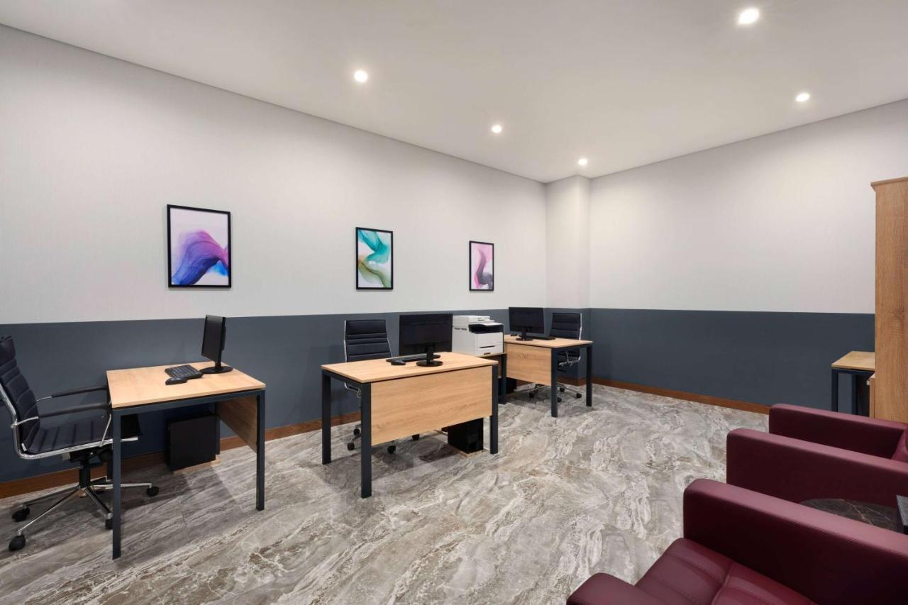 Wyndham Garden Baku Otel Dış mekan fotoğraf